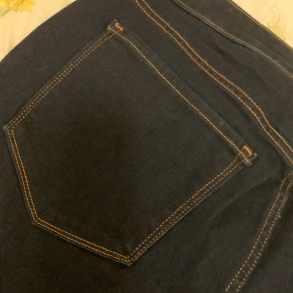 Pop Icon Mid Rise Skinny Jeans - Picture 4 of 5